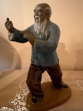 3/55$ Vintage handmade Chinese Shiwan Tai Chi Figurine Home Art Sculpture